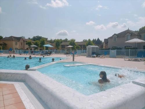 Appartement cosy à Monflanquin, 31 m² avec piscine