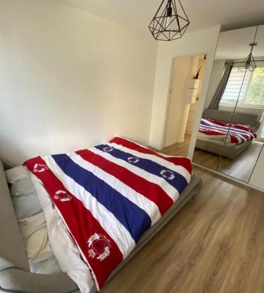 Appartement proche La Villette avec 2 balcons