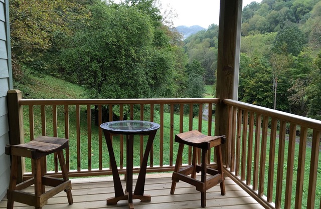 Cabaña de Apple en The Creek-Mountain Getaway-New Cabin
