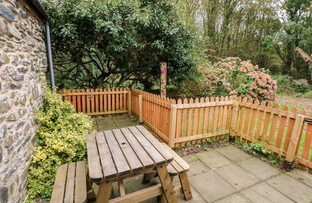 Appletree Cottage, HAVERFORDWEST