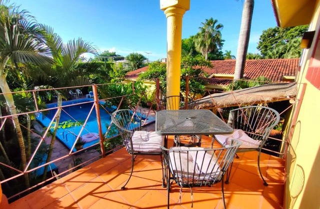 Apartamento para 2 personas con balcón y vistas al atardecer y a la piscina