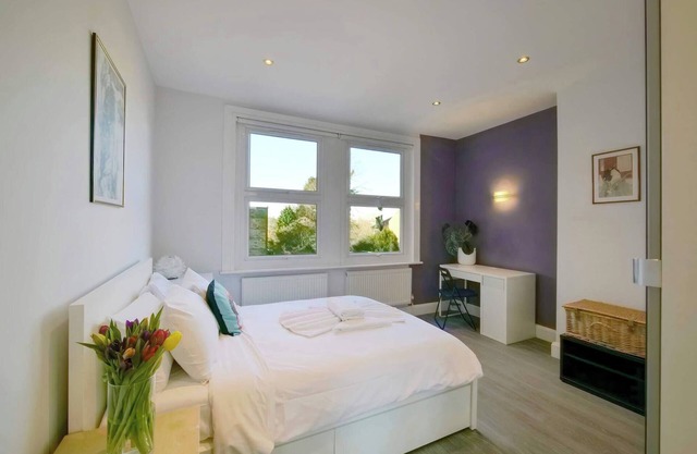 Apt w/ Garden Oasis in Finchley