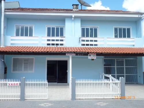 Apto 2 quartos, 8 Pessoas. prox. das praias.