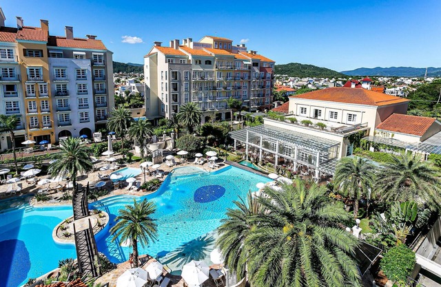 Apto em Resort de luxo próximo ao mar ILC