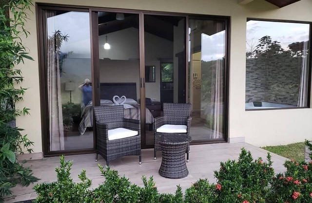 Arenal Roca Suites