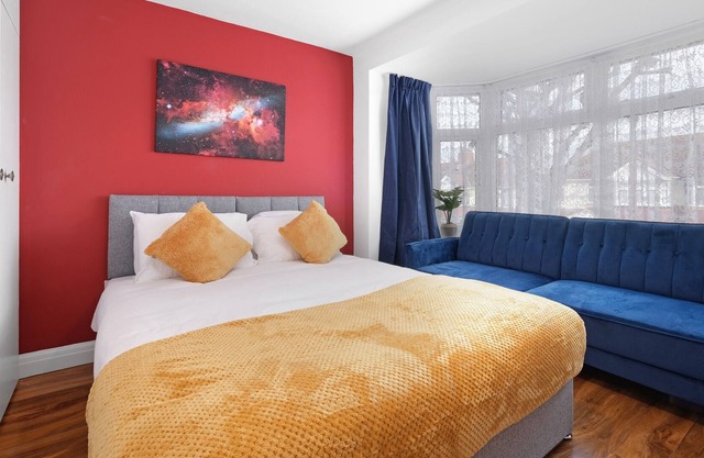 Argyll Rooms 4 Self-Contained Studio with En-Suite