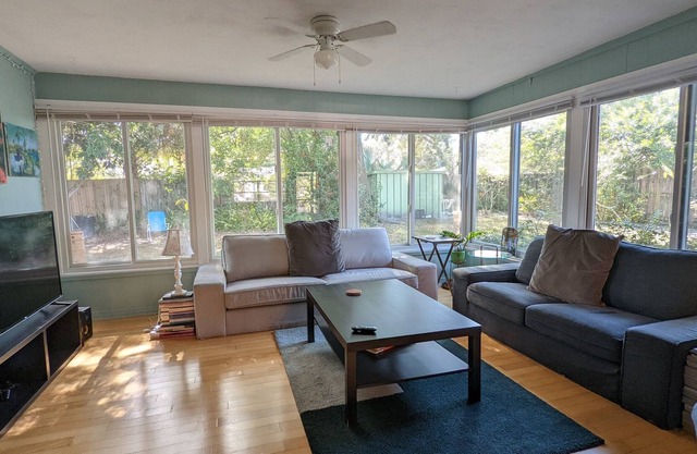 Art Haven Retreat - Open Plan Home with Sun Room and Fenced Yard