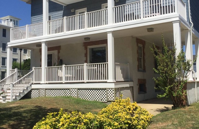 Asbury Park - 5 Min Walk to Beach - Parking, too! Bring Your Dog