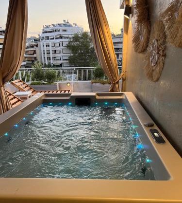 Athens Lovely Penthouse With Spa 5' to Metro
