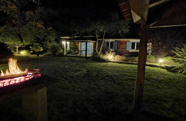 Atípica villa de 120 M2, amplio salón con dos dormitorios.