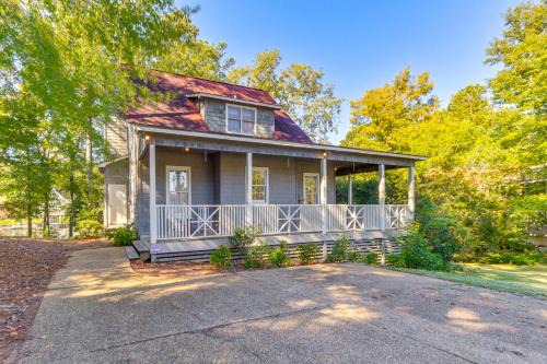 Auburn Game Day Getaway on Lake Martin with Dock!