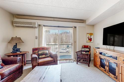 Autumn Colors Condo, Unit 215
