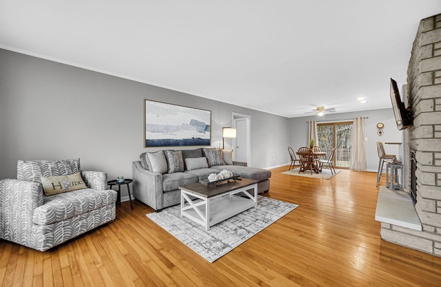 AVAIL 8/5 - Merrillville condo hospitals & shops