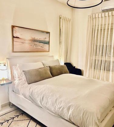 Avraham suites