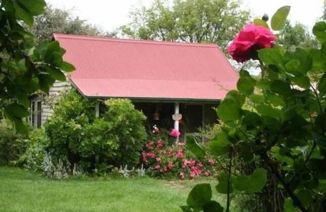 Poppys Cottage B & B Farmstay