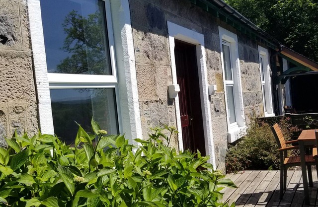 Awe View Railway Cottage, LOCHAWE
