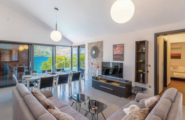 Impresionante casa en Kneze