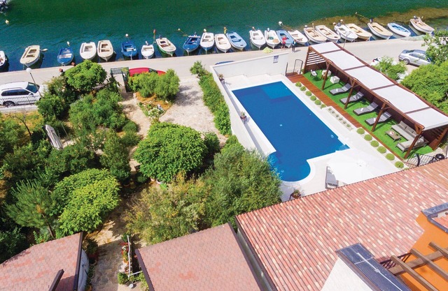 Impresionante casa en Skradin con sauna