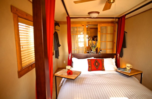 B & B Night Hawk Rm disfrutar de una verdadera experiencia occidental con un ambiente sofisticado