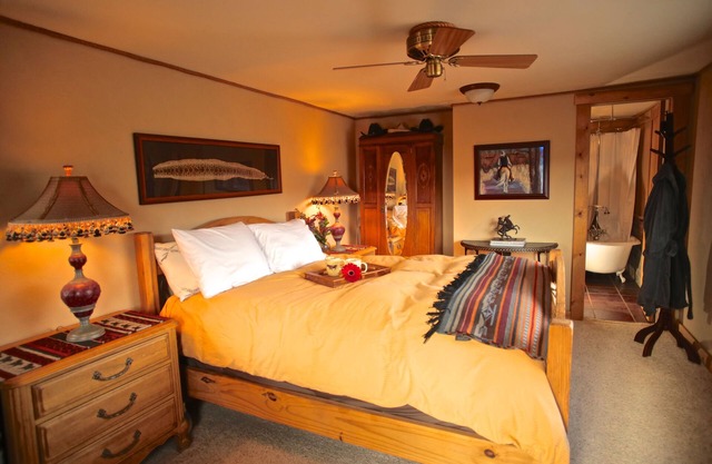 B & B ~ Sala SunDance ~ Una verdadera experiencia occidental con un ambiente sofisticado