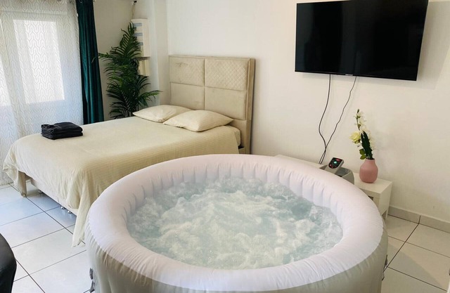 B14 Jacuzzi 5 Étoile par Villa Dengous