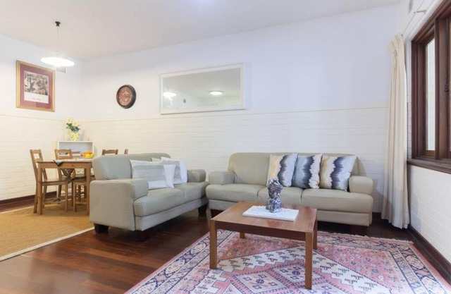 B2 Crawley Apartment 1 BRM & Sleepout near UWA