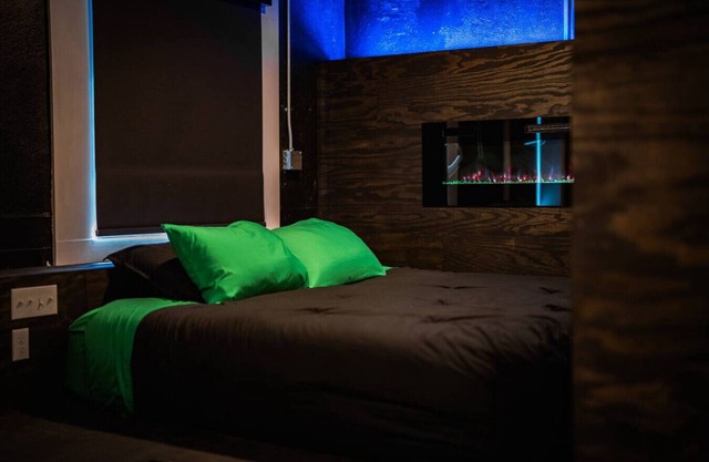 Artsy, unique micro-hotel suite at b3experience, Suite 2: Brain King Suite