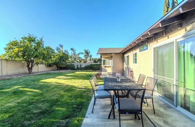 Hermosa casa de Orange County Family w / Central AC, PoolTable, patio y barbacoa