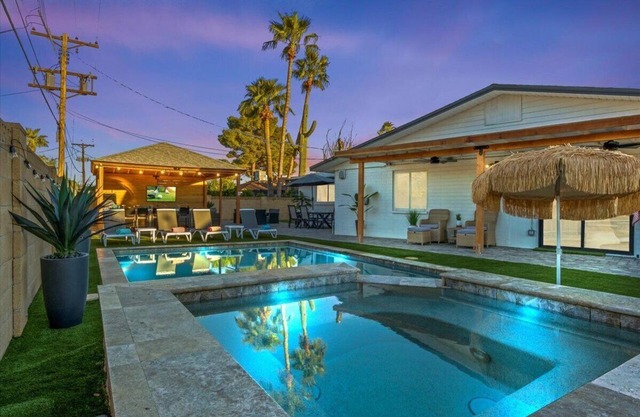 Backyard Paradise w/ Hot Tub & Heated Pool !