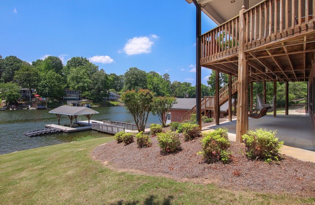 Badin Lake Waterfront Home with Paddleboards and Kayak..Sleeps 12