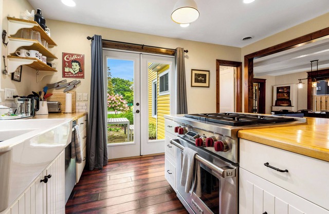 Baileys Harbor Yellow House con una vista
