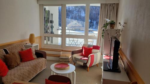 Balcon plein Sud sur les pistes