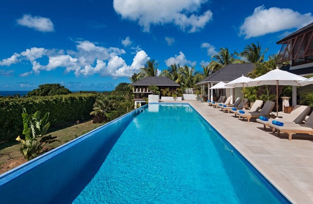 Balinese Villa with Ocean Views and Pool - Tom Tom (4 bed)