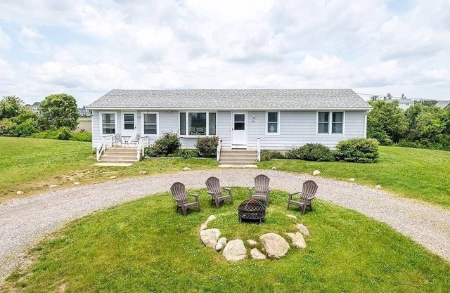 Barnacle House in Central Matunuck