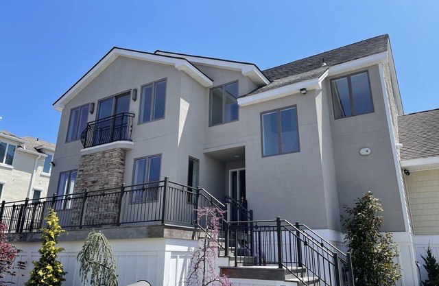 Bayside Dream home with outdoor oasis ( Family & Pet Friendly)