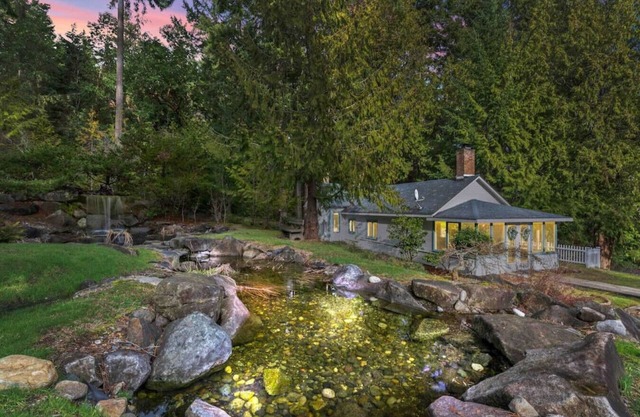 BayView Retreat w/ Waterfall and Beach Access