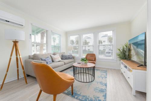 Be a Nomad - Ocean Breeze - Steps from Beach