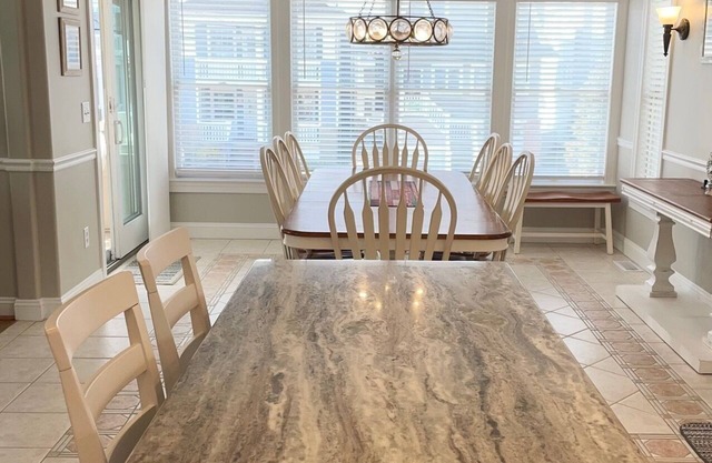 BEACH BLOCK -BEAUTIFUL HOME- BOOK NOW! NEWLY RENOVATED!!
