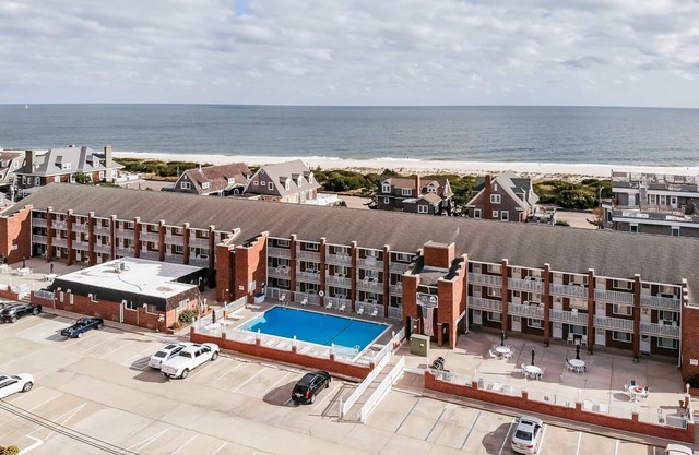 Beach Block W / Ocean View & Pool