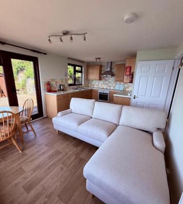 Beach chalet with stunning cliff top views