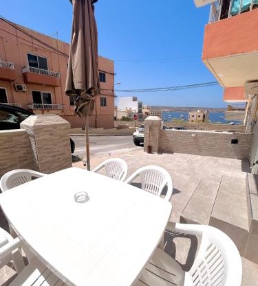 Beach front 3-bedroom Holiday Home