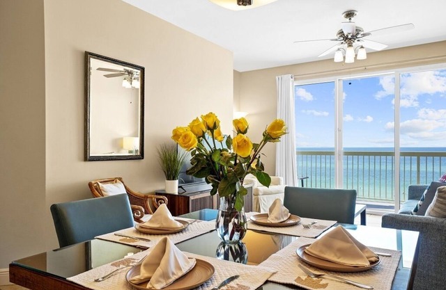 Frente a la playa - 4to piso 2BR / 2BA w / Bunkroom! * SERVICIO GRATUITO DE PLAYA * Capacidad 8 + WIFI