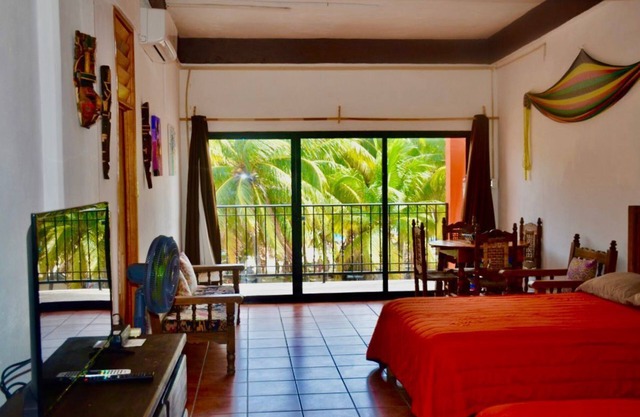Beach Front equipped and comfortable Studio VC-R3