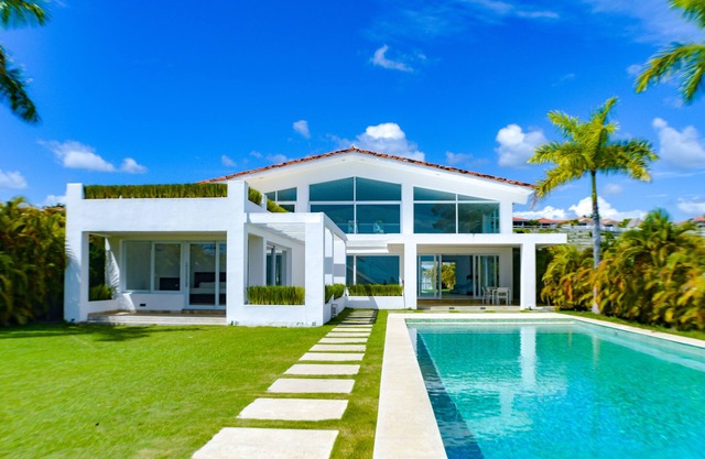 Casa frente a la playa en San Carlos - Casa Blanca
