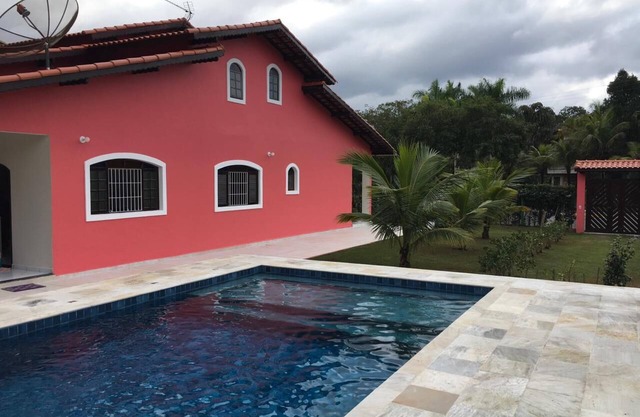 Gran casa en la playa en una comunidad cerrada - Costa del Sol. Gran estructura.