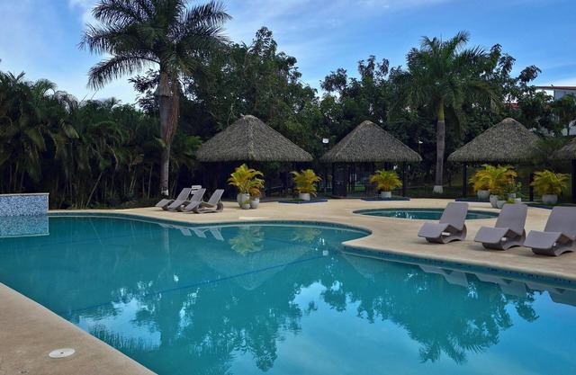 Casa a pocos metros de la playa, Con área social y un exclusivo club de playa