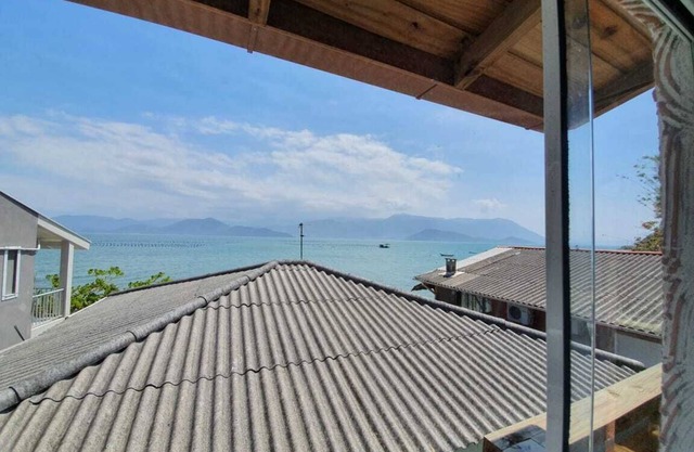 Pé na Areia Beach House in Caiacanga Ribeirão da Ilha