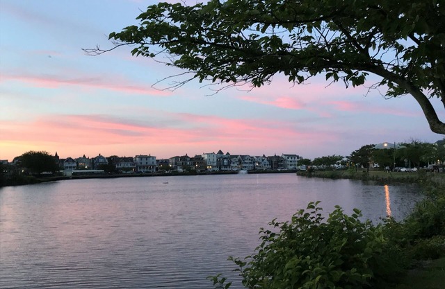 Beach House Paradise con vistas al lago!