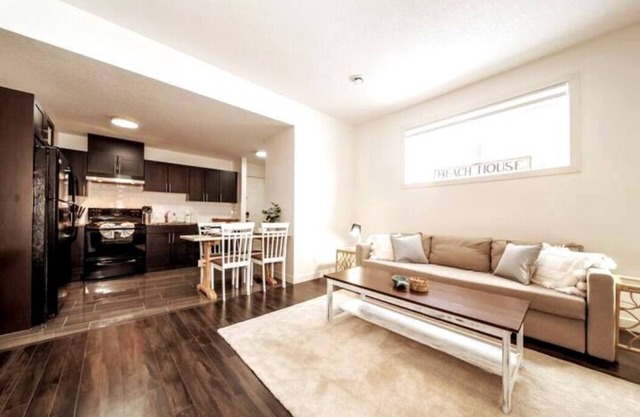 Beach Vibes - KING Bed - Fireplace - Garage - WiFi
