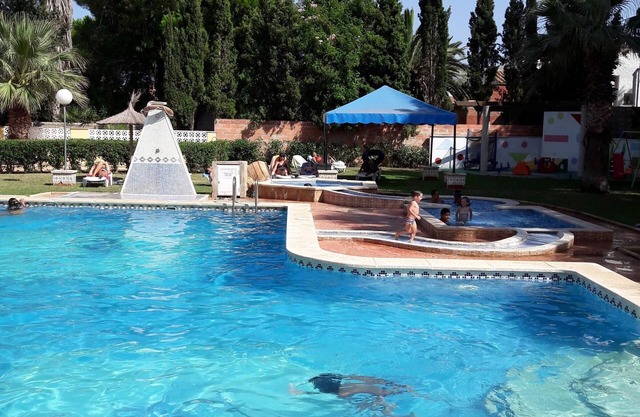 Apartamento en Primera Línea de Playa con Piscina y Jacuzzi en Alcalà de Xivert